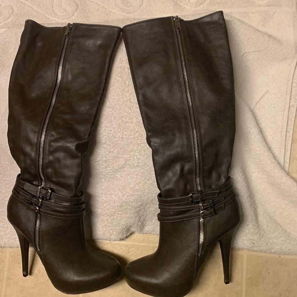 My Delicious Shoes fashion buckle knee high boots